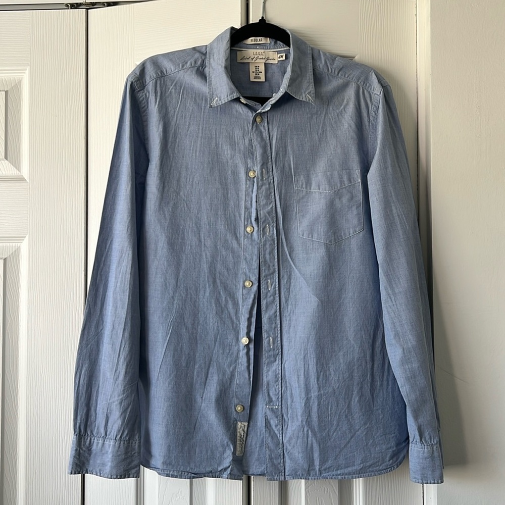 Men’s Light Blue Long Sleeve Button Down